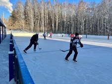 Новосибирские газовики сыграли в хоккей