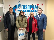 Директор Иркутского филиала Александр Пыкин поздравил Марию Архипову