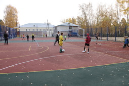 Благодаря проекту «Газпром — детям» у моряковцев появилась многофункциональная спортивная площадка