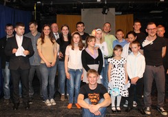 Воспитанники детского дома с актерами театра «Фламинго» г. Кемерово