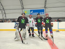 Команда Александровского района первой опробовала лед на новенькой арене