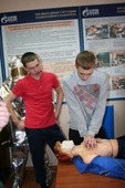 Ребятам в Новокузнецке продемонстрировали навыки оказания первой медицинской помощи