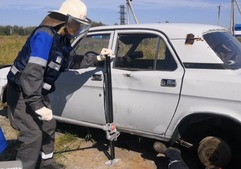 Комиссия оценила умение спасателей деблокировать человека из автомобиля