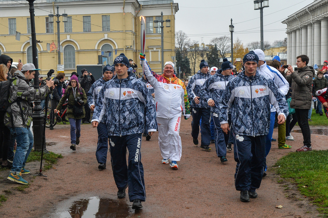 Заместитель Председателя Правления ОАО «Газпром» Валерий Голубев принял участие в эстафете олимпийского огня