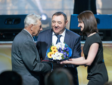 Ветеранам газовой отрасли вручили медали «50 лет нефтегазовому комплексу Томской области»