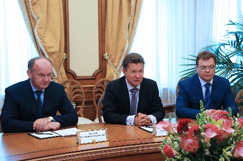 Алексей Миллер (в центре) во время встречи