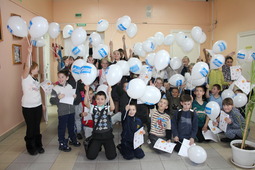 Сотрудники Новосибирского ЛПУМГ перед Новым годом посетили сразу несколько детских учреждений
