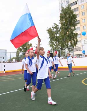 Газпром дарит детям сибирских регионов спортивные площадки