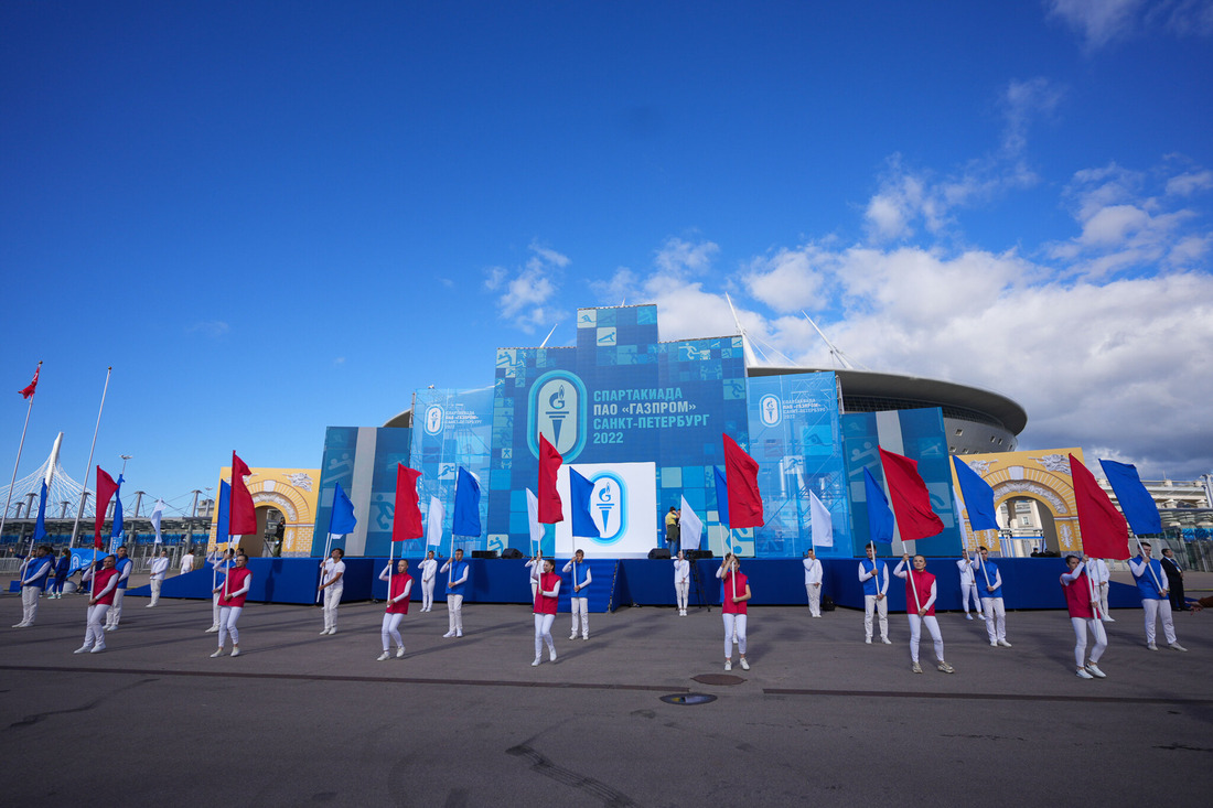 Церемония открытия Спартакиады прошла на площади перед «Газпром Ареной»