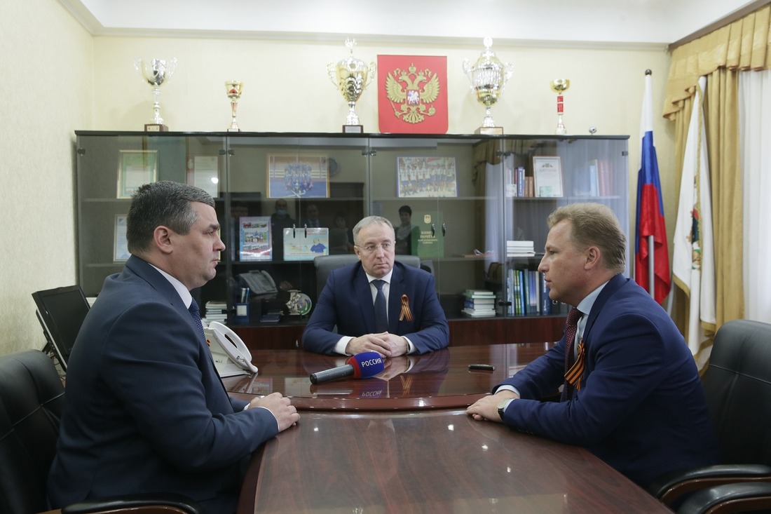 Рабочее совещание в кабинете главы Каргасокского района Андрея Ащеулова