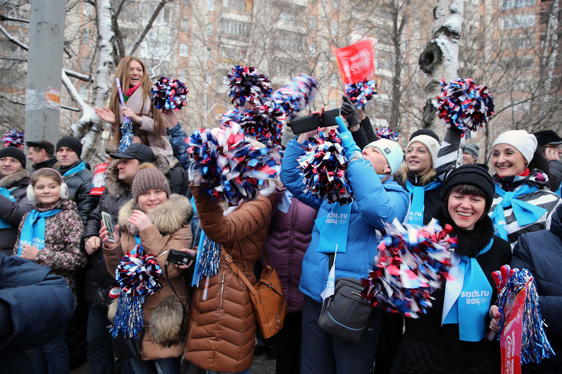 Команда поддержки участиков эстафеты Олимпийского огня в г.Томске