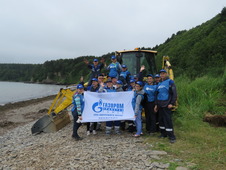 В акции «Чистый берег» приняли участие несколько десятков сотрудников Амурского ЛПУМГ ООО «Газпром трансгаз Томск», а также две семьи туристов, отдыхавших неподалеку.