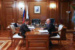 Алексей Миллер и Виктор Назаров во время рабочей встречи