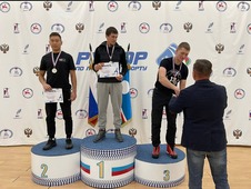 Спортивный инструктор Алданского ЛПУМГ Кирилл Головачев (справа) занял 3 место на первенстве района по лыжным гонкам