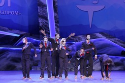 Танцевальное шоу «Freak circus project» с танцем «Джазовые бродяги»