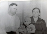 Бабушка и дедушка с их сыном Сергеем