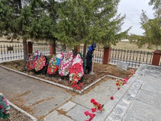 Памятное место регулярно посещают родственники героев Великой Отечественной войны и школьники