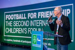 Франц Беккенбауэр принял участие во втором международном детском форуме «Футбол для дружбы»
