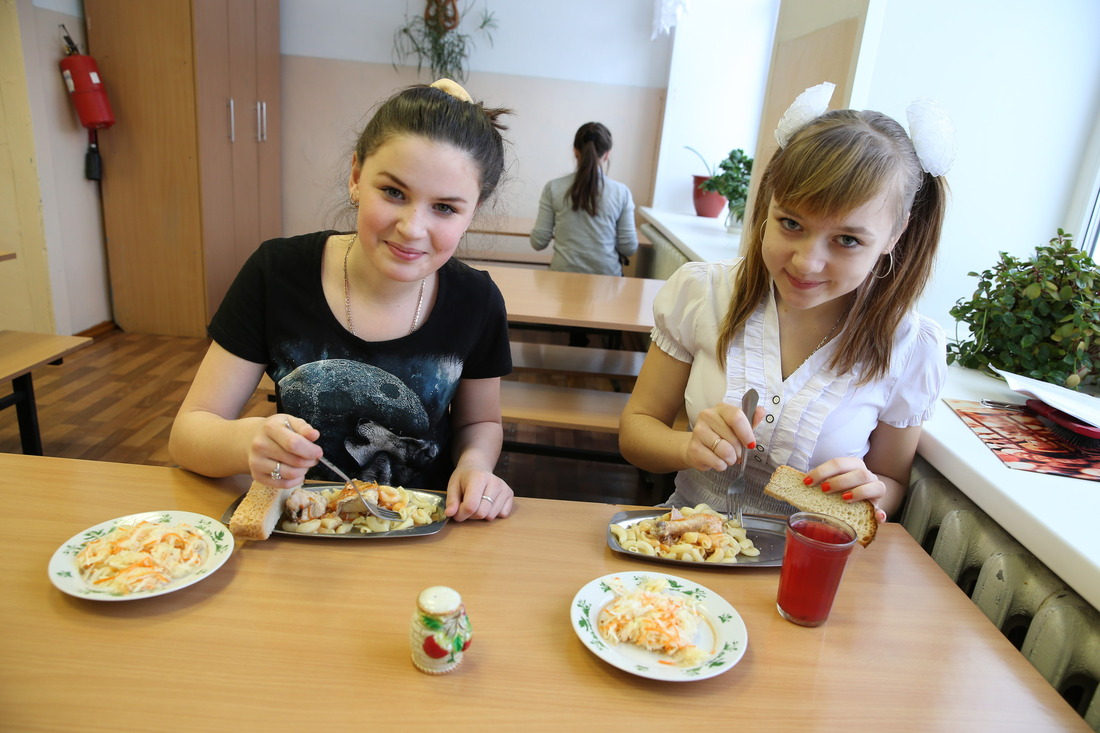 Учащиеся Новосельцевской школы, Парабельского района, Томской области.