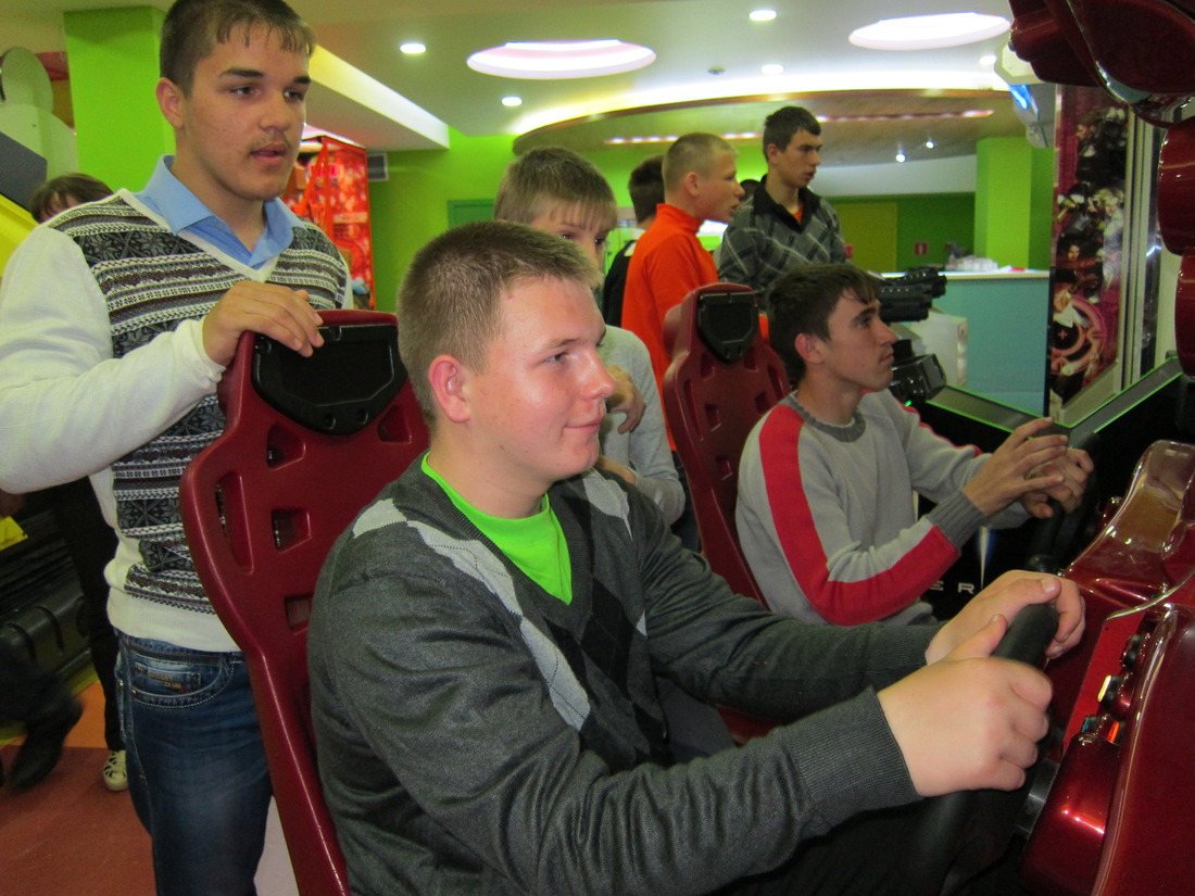 Для ребят из Моряковского детского дома сотрудники Томского ЛПУМГ организовали поездку в развлекательный центр.