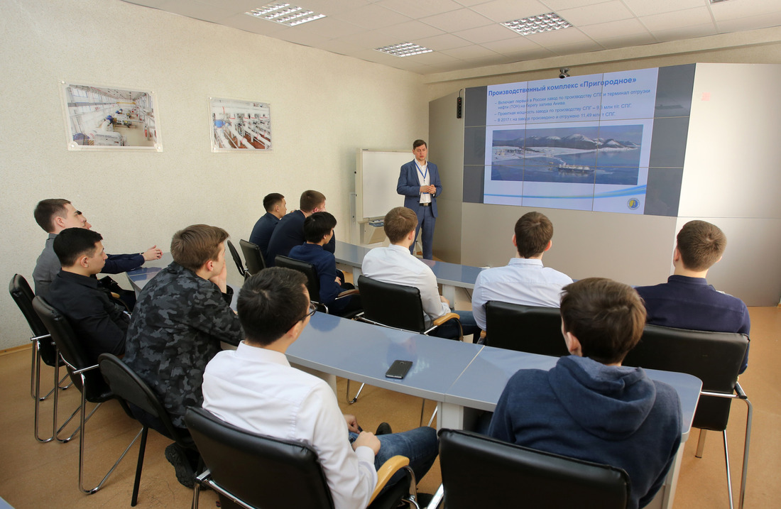 Выпускники Томского политехнического университета выступили с лекциями для студентов Инженерной школы природных ресурсов ТПУ