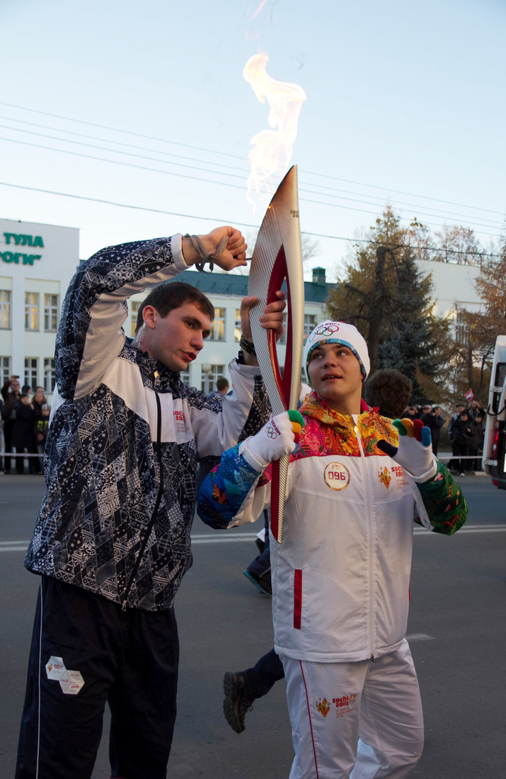Неоднократный участник детских Спартакиад «Газпрома» Александр Степин принял участие в эстафете олимпийского огня