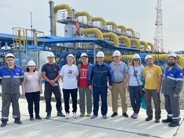 Группа промышленных туристов на компрессорной станции «Ерофей Хабаров»