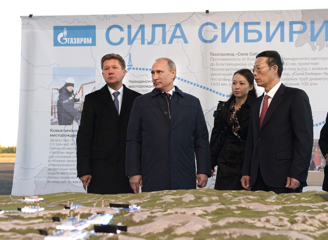 Алексей Миллер, Владимир Путин и Чжан Гаоли. Фото РИА «Новости»