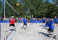 На финише состоялся волейбольный матч между командами заместителей гендиректора «Газпром трансгаз Томск» и директоров филиалов компании.