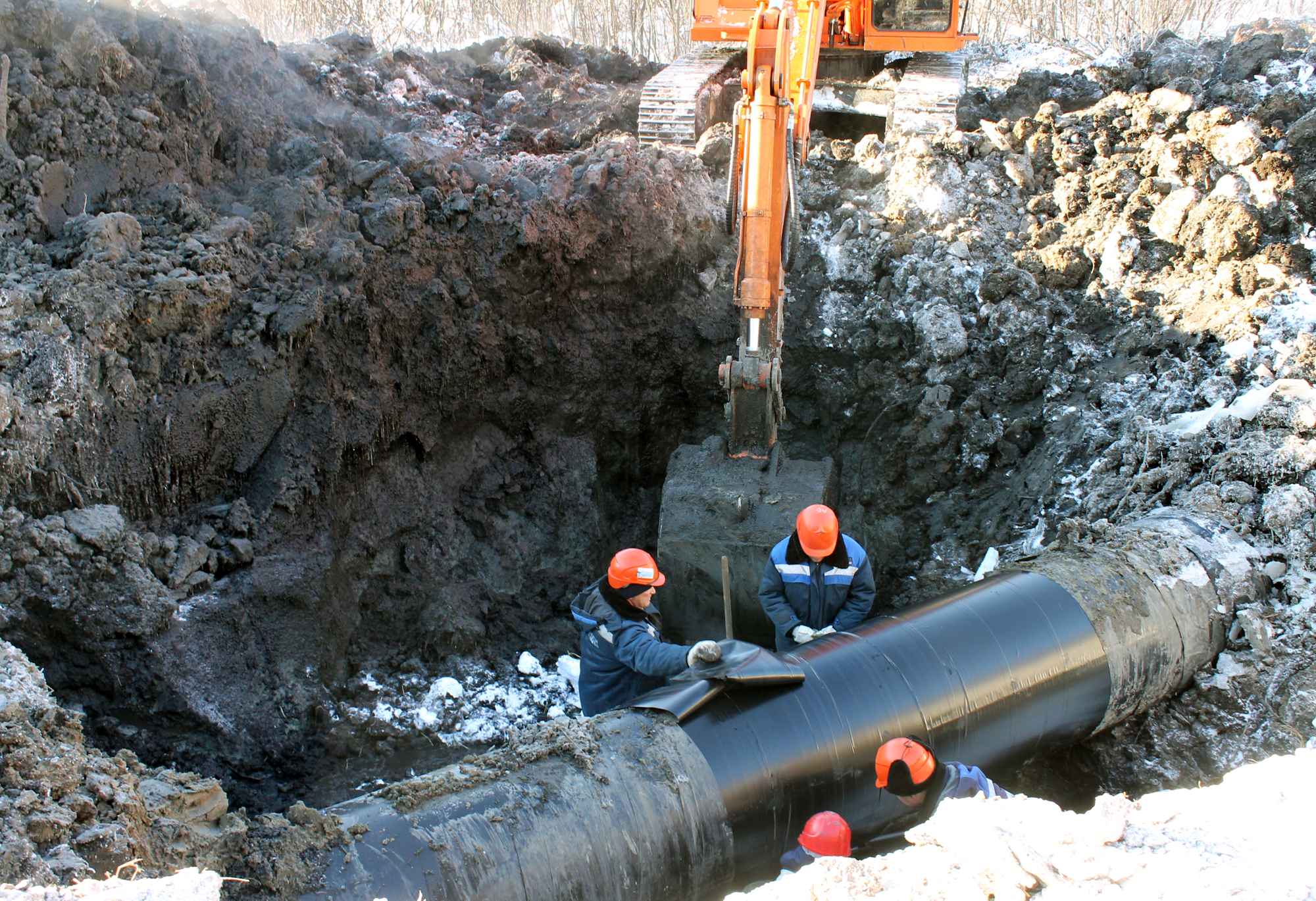 Ремонт подземного газопровода. Магистральный трубопровод подземный. Подземный газопровод. Труба газопровода. Подземный нефтепровод.